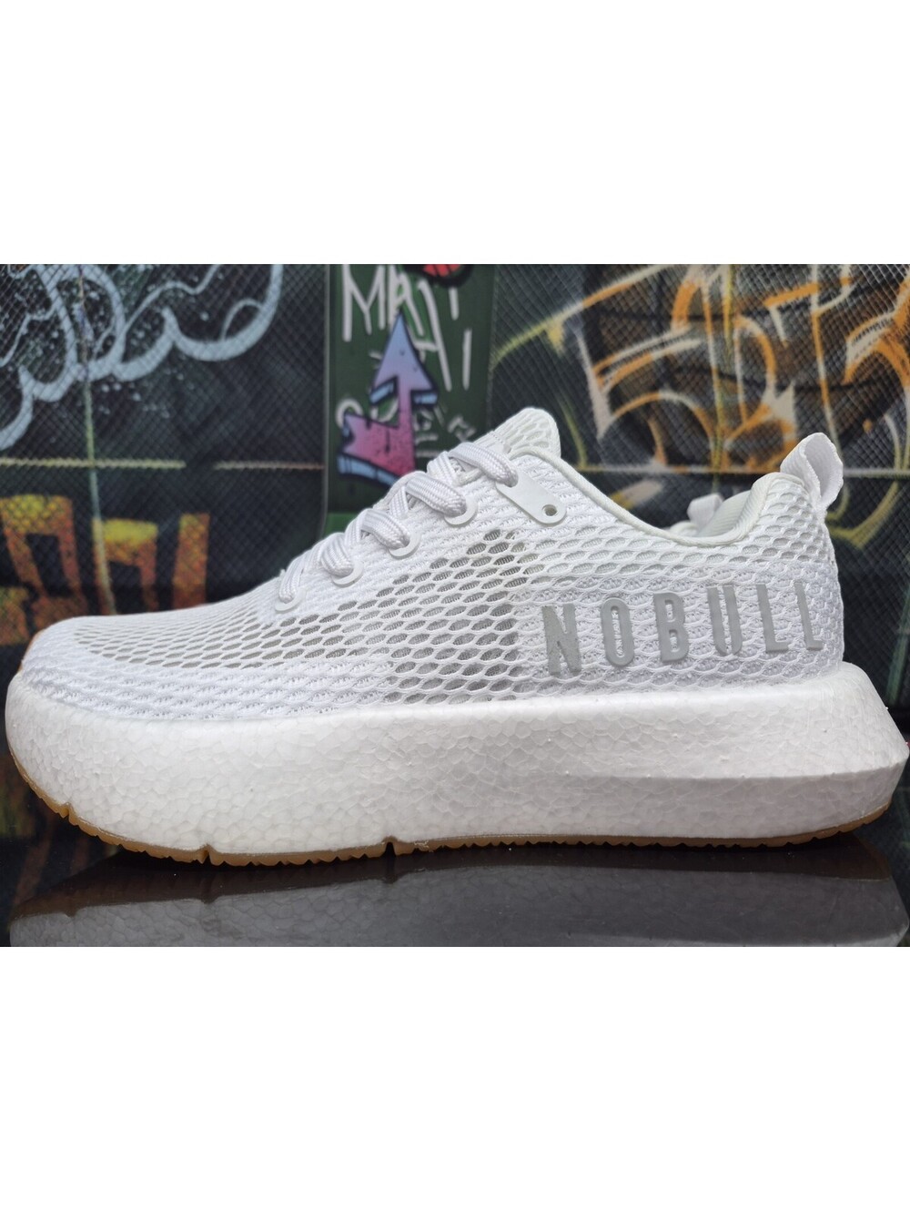 NOBULL Women's White Gum Drive 2 Running Shoes Sneakers Size 7 / 5.5